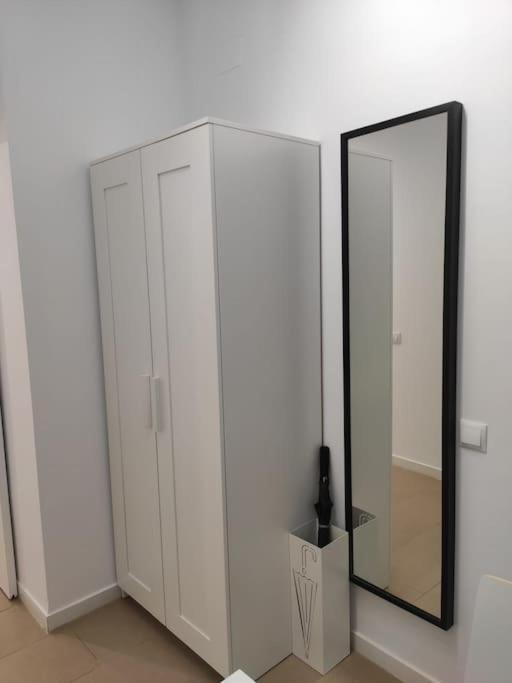 Moderno Apartamento Con Parking,Tarrassa, Barcelona Terrassa Zewnętrze zdjęcie