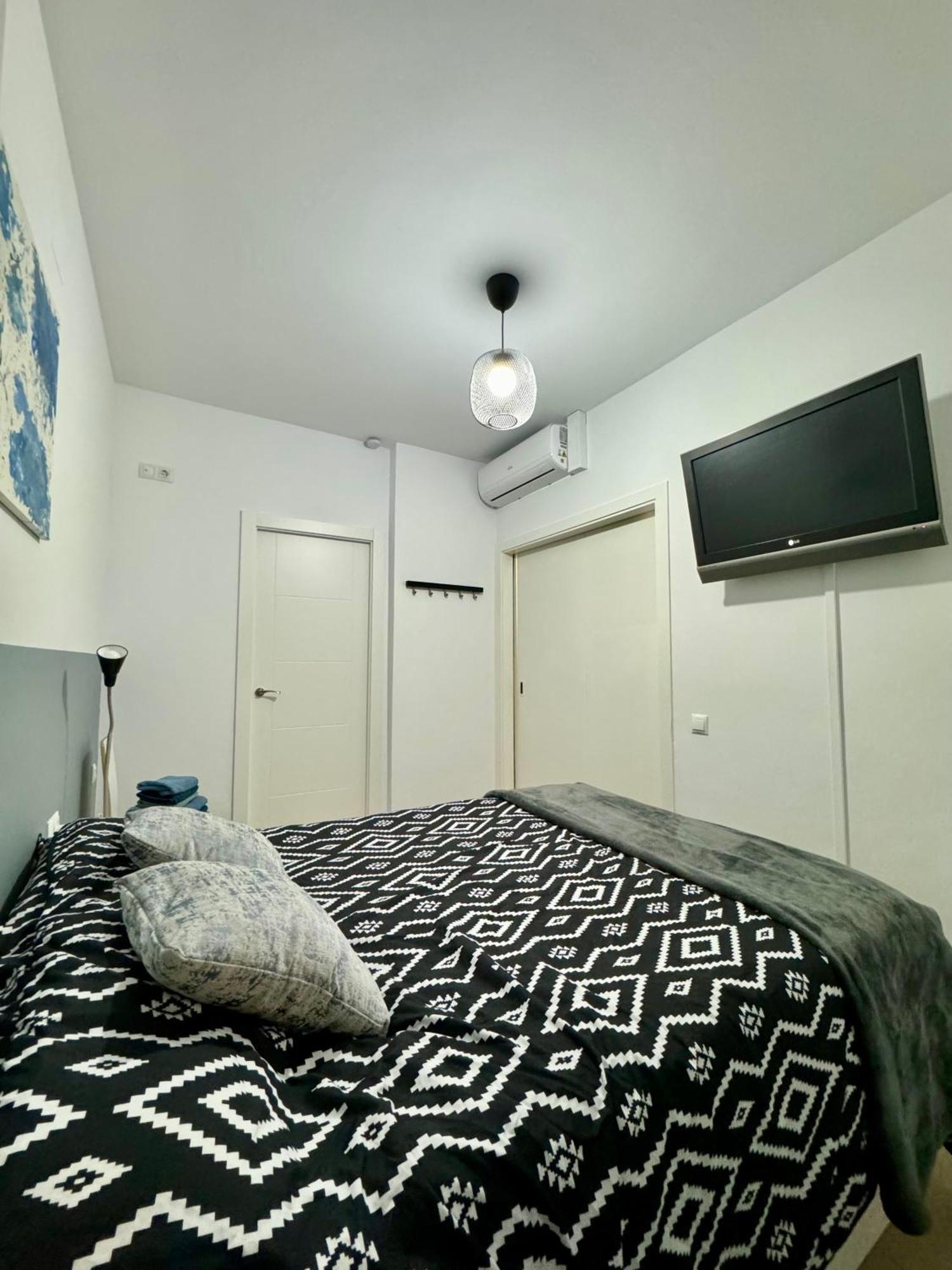 Moderno Apartamento Con Parking,Tarrassa, Barcelona Terrassa Zewnętrze zdjęcie